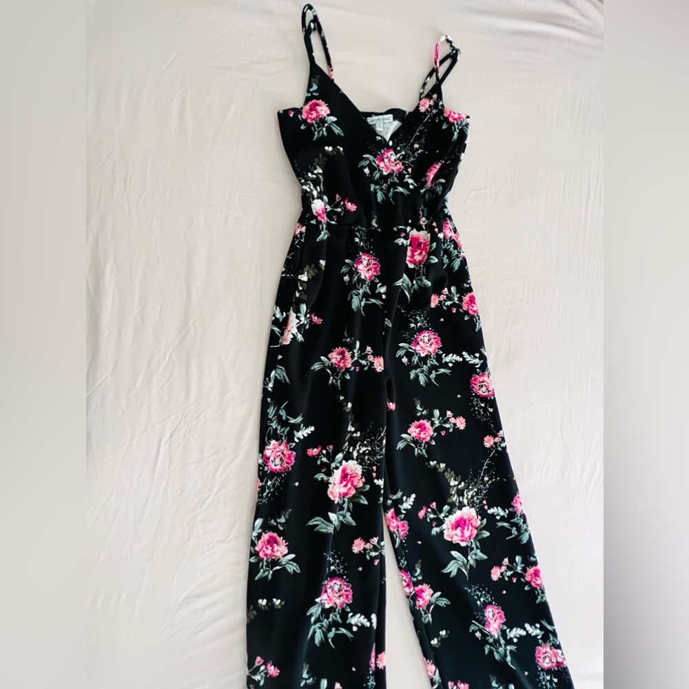 Charlotte Russe Women's Floral Jumpsuit Size Small